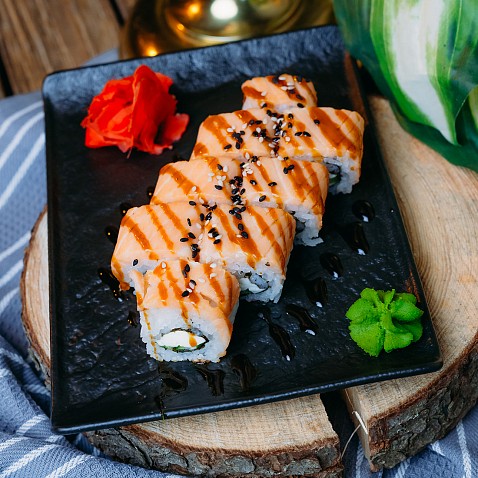 Роллы Филадельфия запеченная